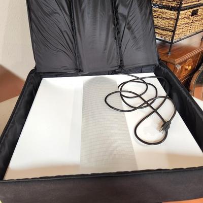 Lot #129 ADEO Pinnacle Architectural Light in Case