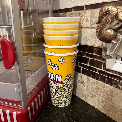 ELITE COUNTERTOP POPCORN MAKER AND CUPS