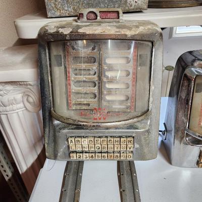 Lot #136 Seebring 200 Wall O Matic Coin Operated Juke Box - needs restoration