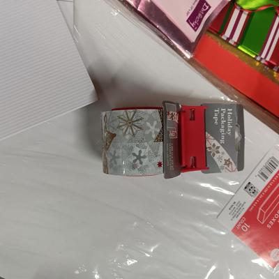 HOLIDAY GIFT WRAPPING SUPPLIES