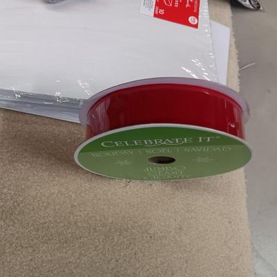 HOLIDAY GIFT WRAPPING SUPPLIES