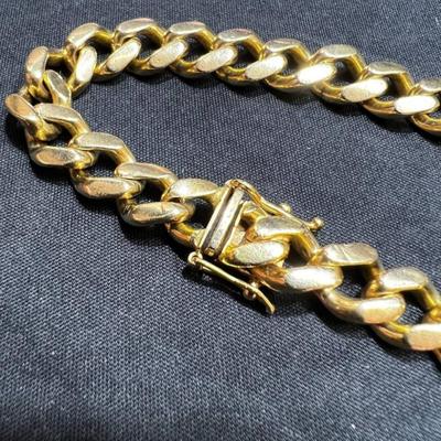 14 k Gold chain 22 in