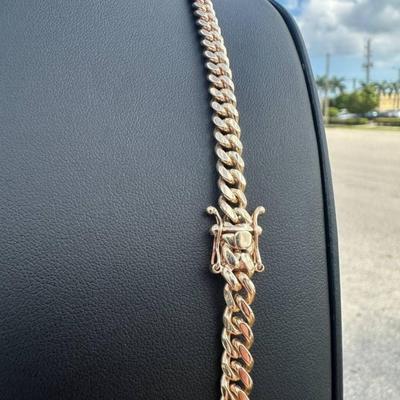 10 k Gold chain 26 in