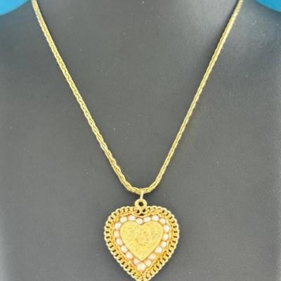 14 k Gold and pearl heart pendant and chain 20 in