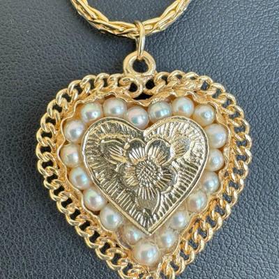 14 k Gold and pearl heart pendant and chain 20 in