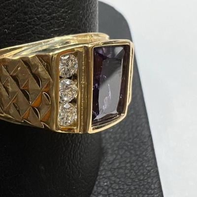 Gold and diamond ring Saphire size 11 1/2