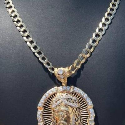 10 k Gold and dimonds chain and pendant 20 in