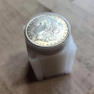20 Bu 1900 Morgan silver dollars
