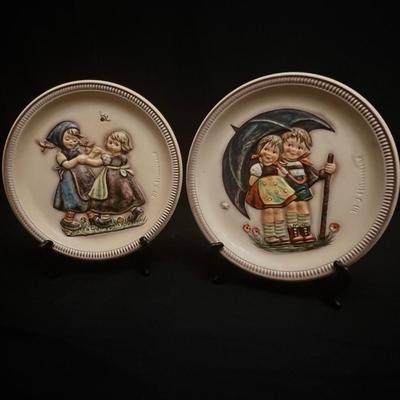Collector’s Hummel Plates, Bells & Books (DR-RG)