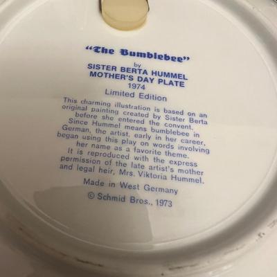Collector’s Hummel Plates, Bells & Books (DR-RG)