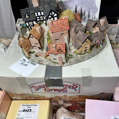 23 boxed and wrapped David Winter cottage group #1