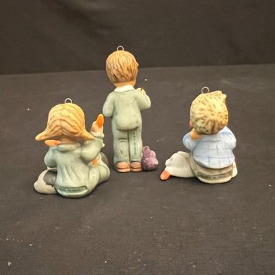 Holiday Hummel Figurines, Plates & Bells (DR-RG)