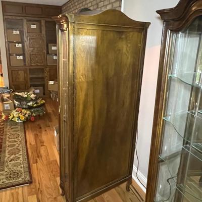 Curved Glass Curio Cabinets (DR-RG)