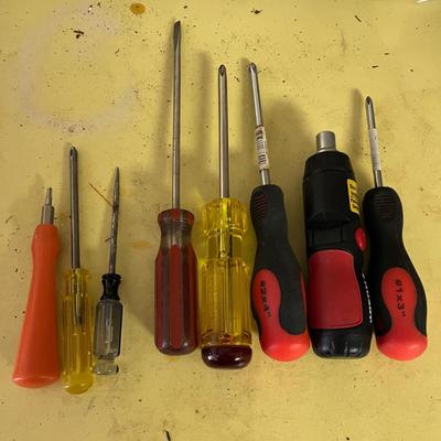 Hand Tools, Craftsman Toolbox, & Hardware (G-MG)