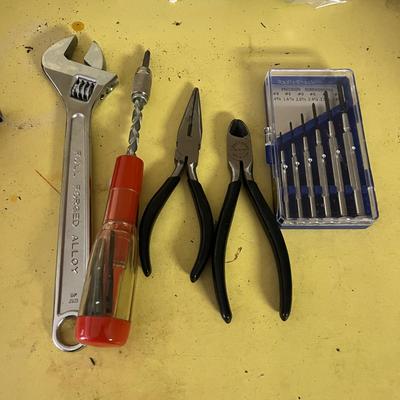 Hand Tools, Craftsman Toolbox, & Hardware (G-MG)