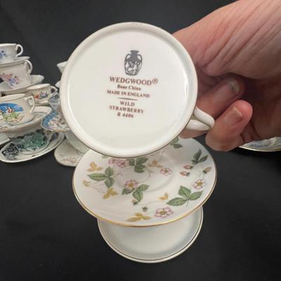 Wedgwood, Lenox, Royal Albert & Many More - Teacups DR-RG)