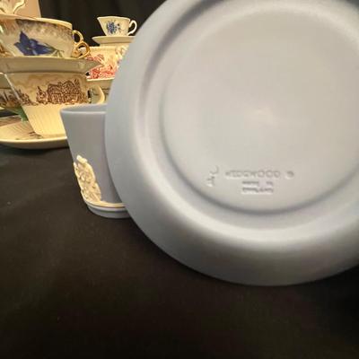 Wedgwood, Lenox, Royal Albert & Many More - Teacups DR-RG)