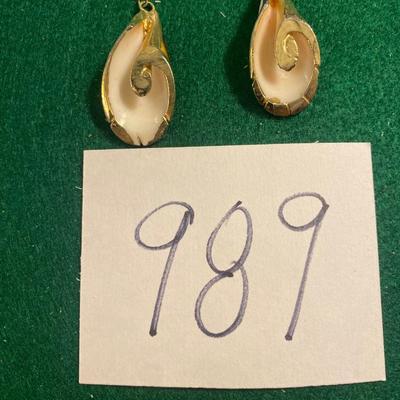 Shell Pierced Earrings