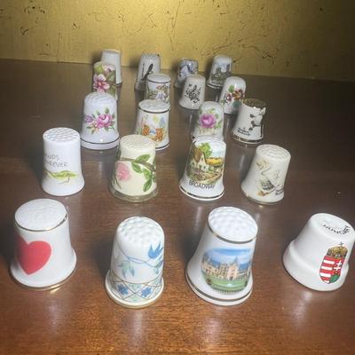 Large Thimble Collection Inc. Wedgwood & More (DR-RG)