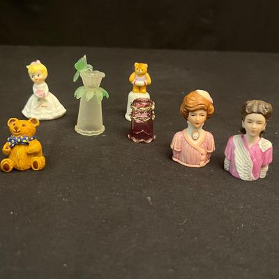 Large Thimble Collection Inc. Wedgwood & More (DR-RG)