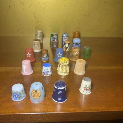 Large Thimble Collection Inc. Wedgwood & More (DR-RG)