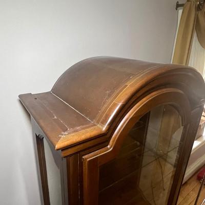 Curio Cabinet W/Key (DR-RG)
