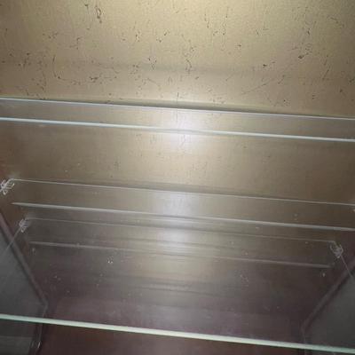 Curio Cabinet W/Key (DR-RG)