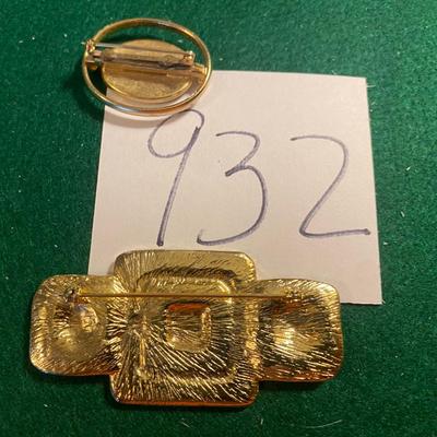 Brooch Lot