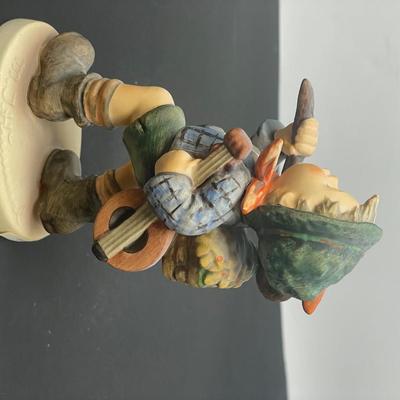 Hummel Figurine "The Run-A-Way" #327