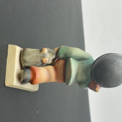 Goebel Hummel Figurine "Merry Wanderer" #11