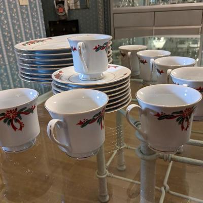 * Place Setting Tienshan Fine China Poinsettia Ribbon