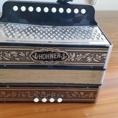 Hohner Vienna 1-Row 4-Bass 10-Treble Button "C" Diatonic Accordion - Germany