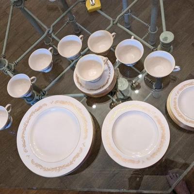 Pickard China 'Victoria' Gold Scroll Pattern #1090