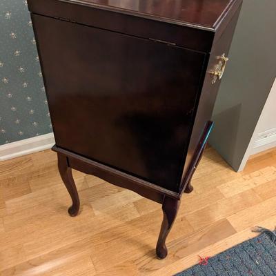 MAHOGANY QUEEN ANNE SILVER WARE CHEST