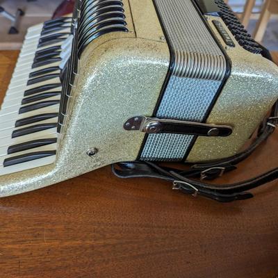 Hohner Twenty-L Accordion