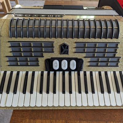 Hohner Twenty-L Accordion