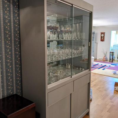 Modern China, Display Cabinet