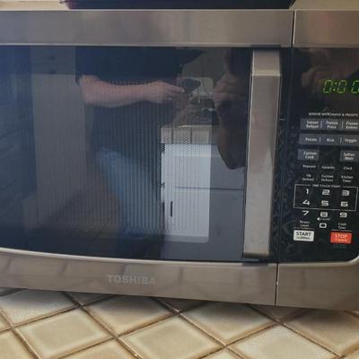 Toshiba Microwave counter top excellent condition EM131A5C-BS