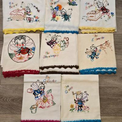 Vintage Bee Kitchen Linens