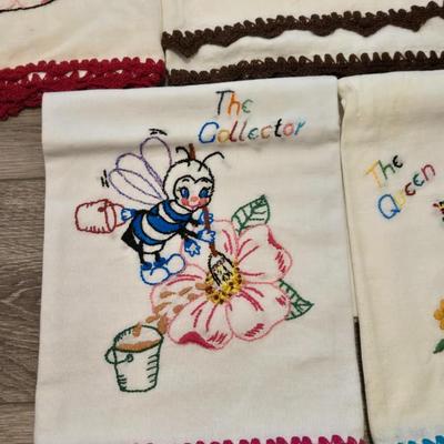 Vintage Bee Kitchen Linens