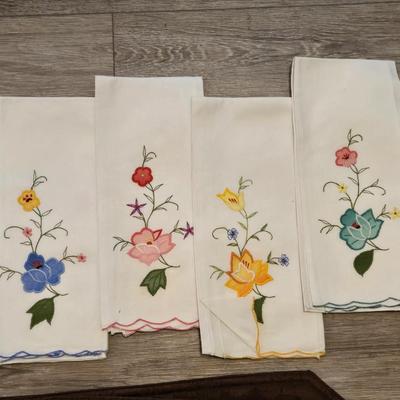 Placemats, Table Dollie, and Napkins
