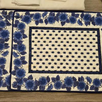 Placemats, Table Clothes, & Napkins