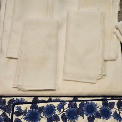 Placemats, Table Clothes, & Napkins