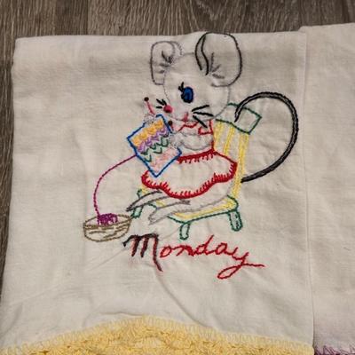 Vintage Mice Kitchen Linens
