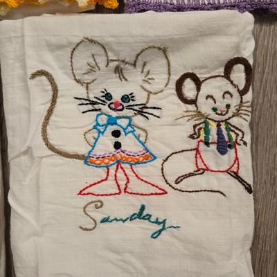Vintage Mice Kitchen Linens