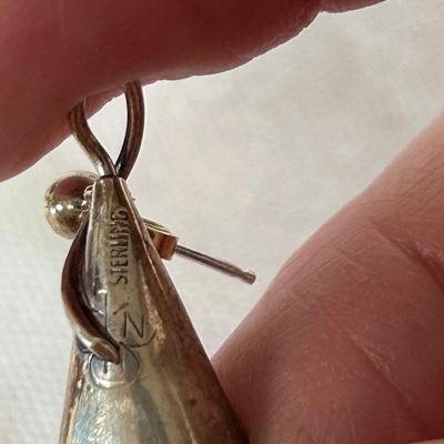 Eight Pairs of Pierced Earrings and Unique 925/750 Hinge Ring (BBC-BB)