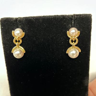 Eight Pairs of Pierced Earrings and Unique 925/750 Hinge Ring (BBC-BB)