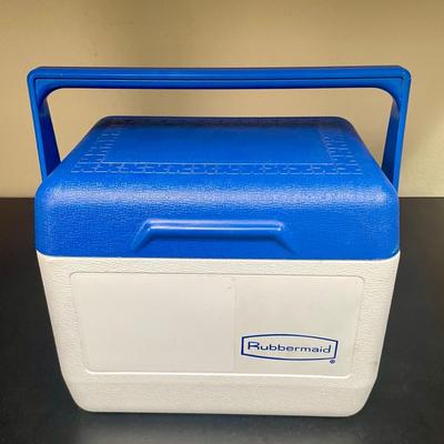 Rubbermaid Tote 6 Cooler