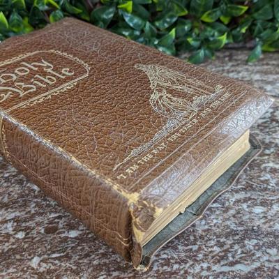 Vintage 1950 The Holy Bible Kings James Version with Illustrations by Celebrated Old Masters