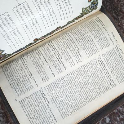 Vintage 1950 The Holy Bible Kings James Version with Illustrations by Celebrated Old Masters